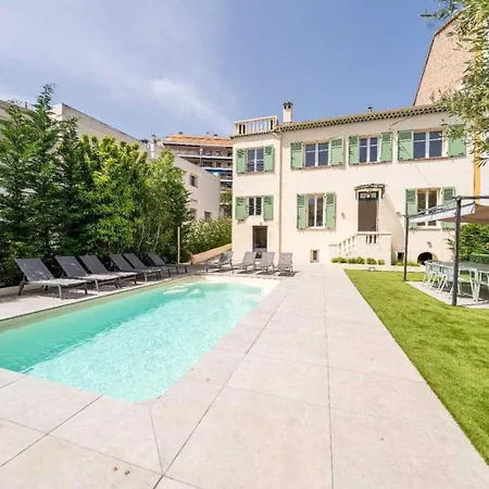 Superb With Swimming Pool & Wellness Area Apartament *