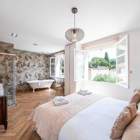 Superb With Swimming Pool & Wellness Area Apartament *