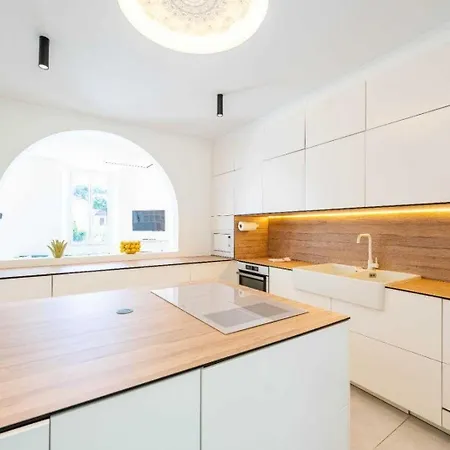 Apartament Superb With Swimming Pool & Wellness Area *