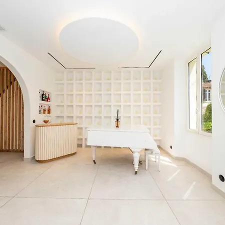 Apartament Superb With Swimming Pool & Wellness Area