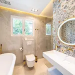 Superb With Swimming Pool & Wellness Area شقة *