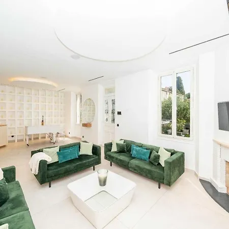 Superb With Swimming Pool & Wellness Area